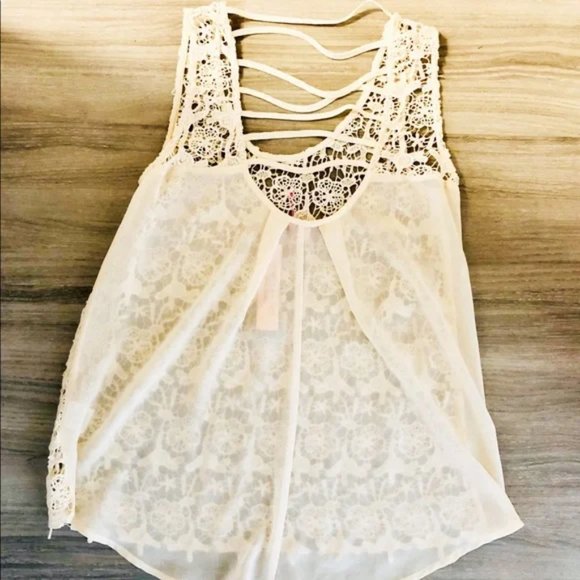 NWT Romeo & Juliet Couture Lace Sheer Blouse - Picture 2 of 2